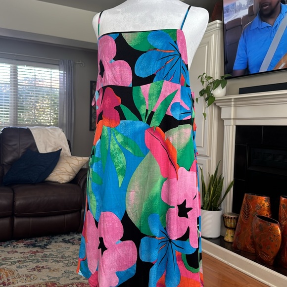 GB
Floral Print Side Tie Mini Dress - Picture 2 of 4